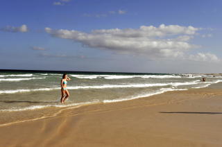 FUERTEVENTURA:  Playa Grande utenfor Corralejo sammenllgnes ofte med Varadero-stranden p� Cuba.  Foto: Jon Terje Pedersen