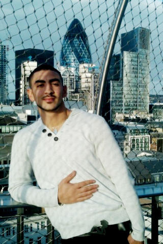 H�PET HAN VALGTE LONDON: Noor Nooraddin er fetter av n� p�grepne Mohyeldeen Muhammad. Han h�pet barndomsvennen ville sl� seg til ro med ingeni�rstudier i London sammen ham, ikke reise til Saudi-Arabia og shariastudier. Foto: Privat.