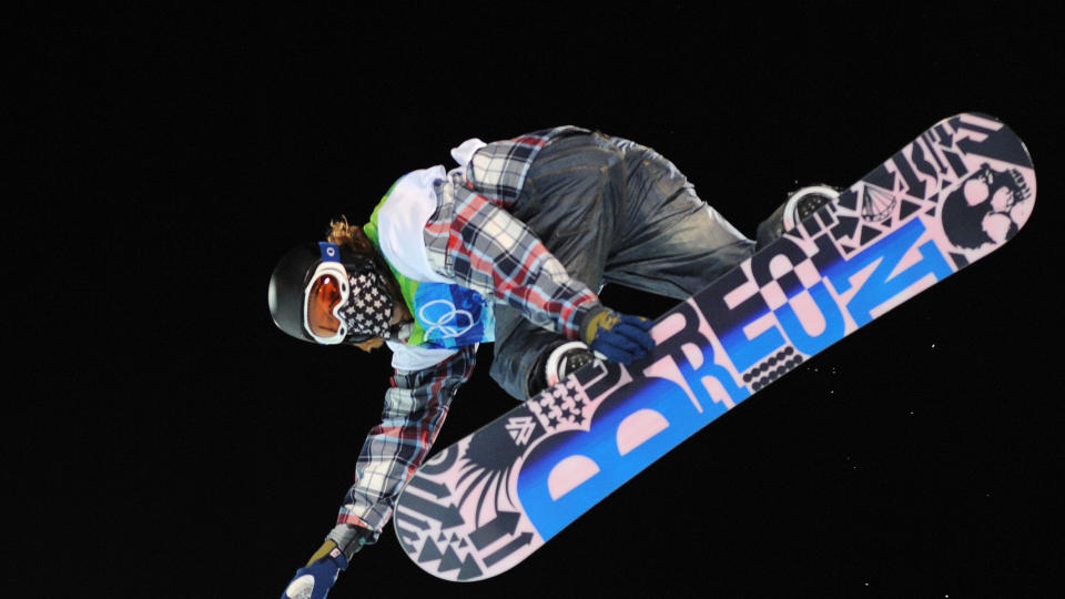  OVER ALLE:  Strofavoritten Shaun White var best i alt i nattens olympiske halfpipe. FOTO:AFP/SCANPIX.
