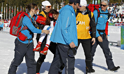 DRAMATISK: Majdic m�tte b�res bort fra m�lomr�det.

Foto: ARNT E. FOLVIK