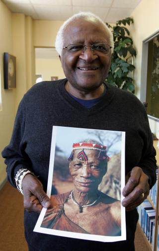 ENGASJERT: Nobelprisvinner Desmond Tutu er sterkt engasjert i buskmannprosjektet.