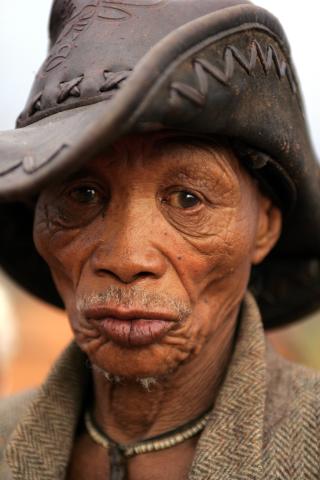 GAMMEL: Buskmannen Gubi i Namibia er n� blitt 80 �r.