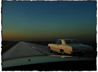 ROADTRIP: En Buick p� veg inn i solnedgangen i California.