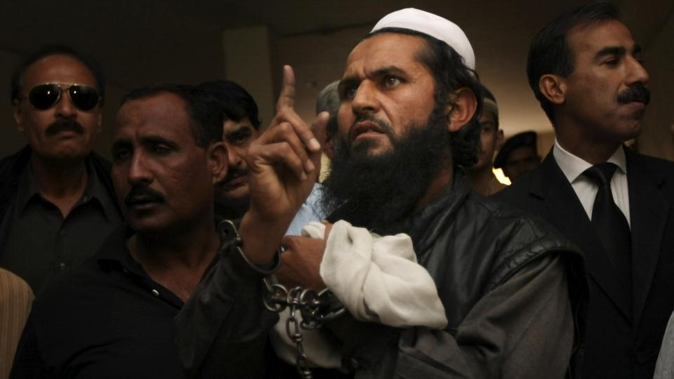 FLERE TATT: Dette er angivelig talibankommandant Abdullah alias Abu Waqa p�grepet Karachi denne uka, samme by som Talibans nummer to, bevegelsens milit�re leder Abdul Ghani Bardar be p�grepet i for omlag to uker siden. Foto: AP Photo/Fareed Khan/SCANPIX
