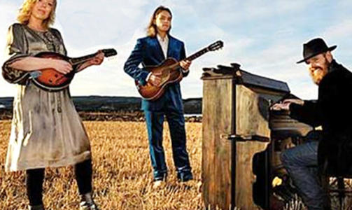 SPILLER: S�skentrioen Narum fra Eina p� Toten. Foto: Warner Music