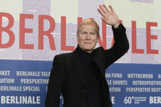 FORN�YD: - Fantastisk morsomt, sier Hans Petter Moland etter at hans film �En ganske snill mann� ble tildelt publikumsprisen p� filmfestivalen i Berlin. Foto: REUTERS/Thomas Peter