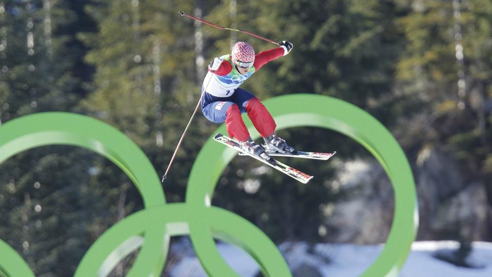 F�R OL-BONUS: Audun Gr�nvold og Hedda Berntsen f�r bonus fra hovedsponsor Nordea etter medaljefangsten i Cypress Mountain under OL.Foto: Lise �serud / Scanpix