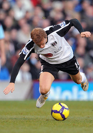 HJEM TIL SOMMEREN: Erik Nevland drar hjem til Viking etter endt sesong med Fulham. Foto: Clint Hughes, PA/AP/Scanpix