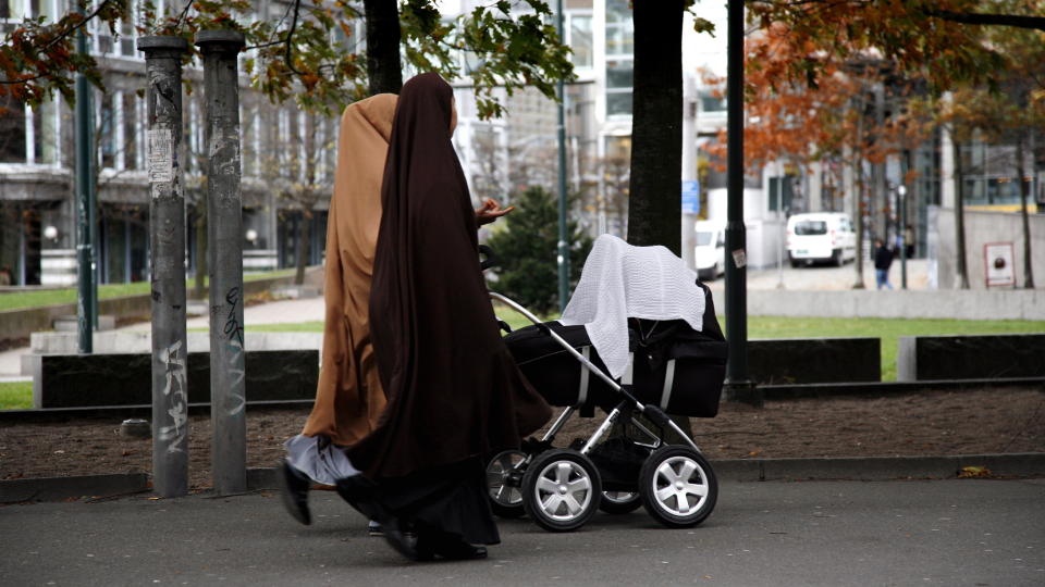 FORF�LGES: Antirasistisk Senter mener debatt om muslimske klesplagg begynner � n�rme seg forf�lgelse. Foto: B�lstad,Geir/Dagbladet.