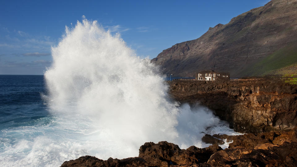  PUNTA GRANDE:  Fire rom ytters p� klippen Punta Grande var lenge verdens minste hotell. Alle foto: John Terje Pedersen
