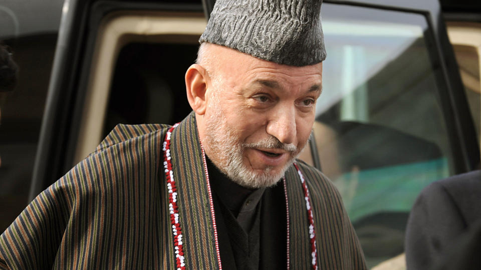 GRUNN TIL BEKYMRING: Afghanistans president Hamid Karzai fester grepet om makten. Han endrer n� loven slik at han selv f�r kontroll over landets kommisjon for klager p� valg.  Foto: AFP PHOTO/SHAH Marai/SCANPIX