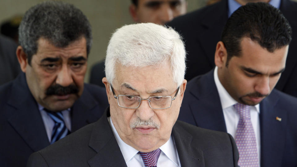 FRYKTER RELIGIONSKRIG: Den palestinske presidenten Mahmoud Abbas sa i en tale til det belgiske senatet tirsdag at han frykter religionskrig i Midt�sten. Bildet viser Abbas etter et regjeringsm�te i Ramallah p� Vestbredden tidligere i februar. Foto: REUTERS / Mohamad Torokman / SCANPIX