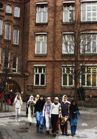 NEI, NEI, NEI: Det blir slutt p� hijab i skoleg�rden om Kristin Halvorsen f�r som hun vil. Her et illustrasjonsfoto fra Lakkegata skole i Oslo.