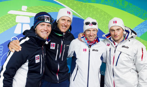STAFETTLAGET: Martin Johnsrud Sundby, Lars Berger, Odd-Bj�rn Hjelmeset og Petter Northug skal forsvare Norges �re p� 4 x 10 kilometer i kveld. Foto: Heiko Junge/SCANPIX