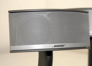 PERLE: Bose Companion 5 er noen av de penere h�yttalerene du kan sette p� skrivebordet. Hallvard Lunde