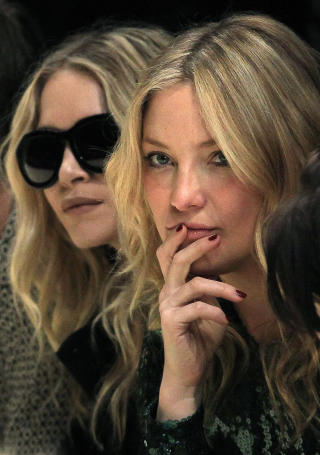 MOTEINTERESSERTE: Mary-Kate Olsen (til venstre) og Kate Hudson. Foto: SCANPIX