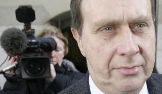 AVLYTTET TELEFONER: Clive Goodman, hoffreporter i News Of The World. Og han var ikke alene, if�lge rapport utarbeidet av britiske parlamentarikere. Foto: REUTERS/Toby Melville/Scanpix