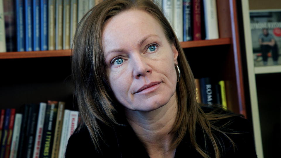 FRAR�DET: Anne Cecilie Hopstock insisterte p� at barna skulle forlate residensen og en politiattach� kj�rte barna ut og overleverte dem til morens hjelper, kjent som �Petter�, som siden smuglet dem til Norge. Foto: Jacques Hvistendahl