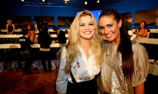 KJENT FRA �IDOL�: Sandra Lyng Haugen var bare 16 �r da hun ble rikskjendis i Norge. Her sammen med �Idol�-stjerne Tone Damli Aaberge.
Foto: Eirik Helland Urke
