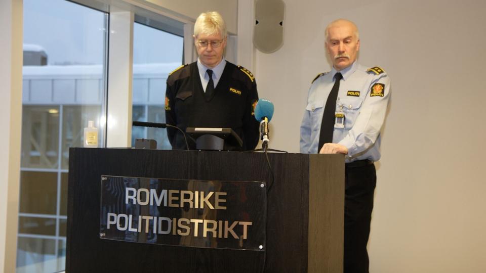 LIKET IKKE FUNNET: Mannen ble drept l�rdag kveld eller natt til s�ndag, mener politiet. De har fortsatt ikke funnet liket, men den drapssiktede har sagt seg villig til � vise politiet hvor han ligger. F.v. Politiadvokat K�re Kalv� og konstituert lensmann Ola Fallang. Foto: Truls Grande