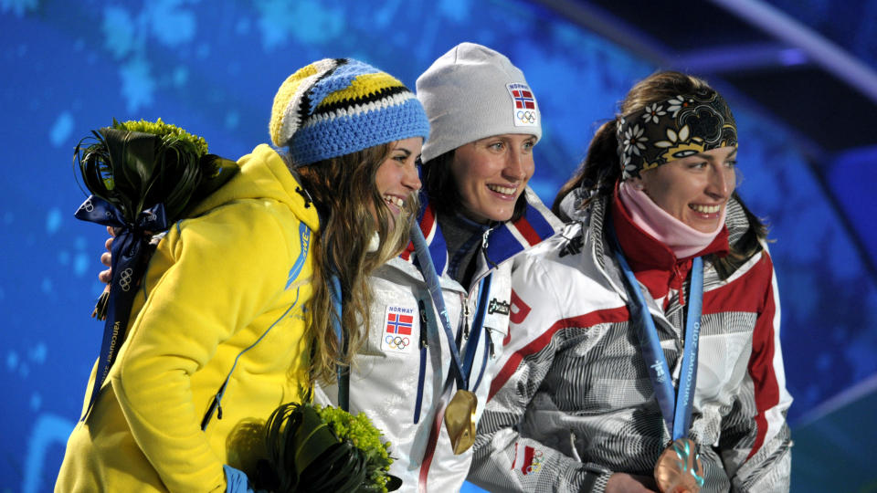 ANGREP BJ�RGEN: Idyllen fra medaljeseremonien ble brutt da Justyna Kowalczyk kort tid etter gikk knallhardt ut mot Marit Bj�rgens bruk av astmamedisiner. Til Dagbladet forteller hun at utspillet ble trigget av en angivelig Bj�rgen-kommentar om hun ikke fortjente bronsemedaljen p� duathlon. - Det har jeg selvf�lgelig aldri sagt, sier Marit. 
Foto: Janerik Henriksson / SCANPIX Kod: 10010