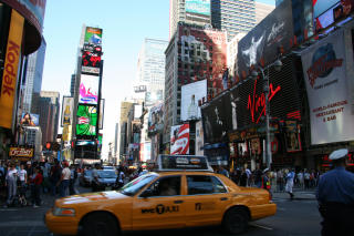 NEW YORK:  Broadway og Times Square er popul�rt blant turistene p� Manhattan. Foto: Kirsten M. Buzzi