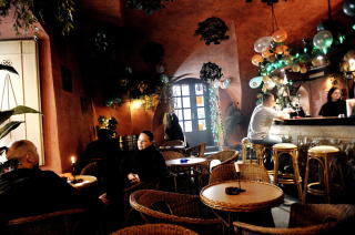  KRAKOW:  Kjent for sitt gode uteliv, med over 1000 kafeer, puber, clubber og spisesteder. Foto: John Terje Pedersen