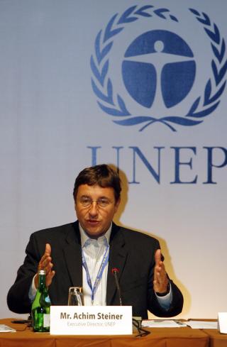 SJEFEN: Achim Steiner, leder for FNs milj�program, UNEP, under ministerkonferansen i Nusa Dua p� Bali. (AP Photo/Firdia Lisnawati)