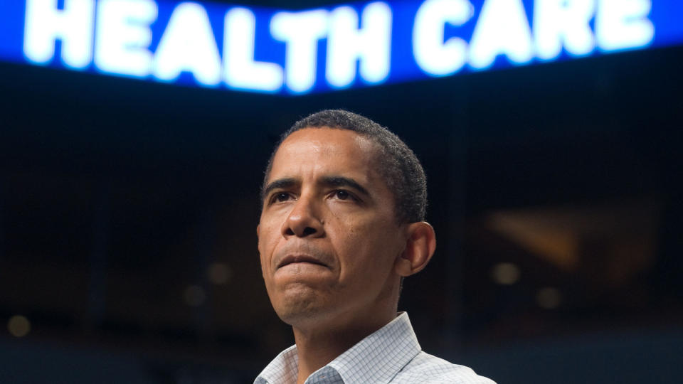 STORR�YKER: Den amerikanske presidenten er anbefalt � jobbe hardere for � stumpe r�yken. Foto: AFP
