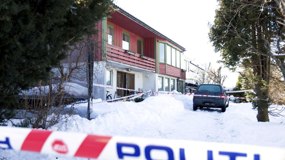KRIPOS BIST�R: I dette huset ble en far og hans �tte �r gamle s�nn funnet d�de. Foto: Scanpix