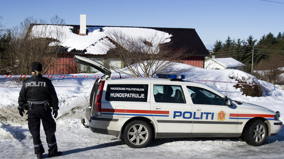 BRED ETTERFORSKNINGEN: Politiet h�per at obduksjonsrapporten vil avsl�re d�ds�rsaken til Malvin og Frode Igland. 
Foto: SCANPIX