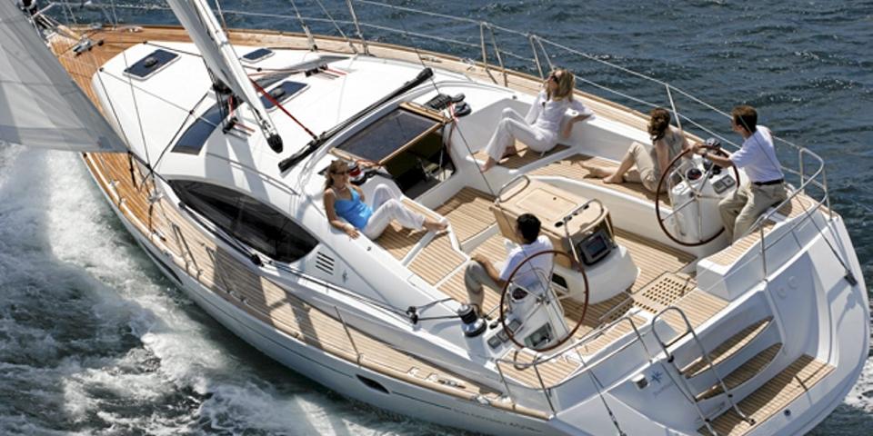 SAIL AWAY: Langs norskekysten finnes en rekke utleiere som tilbyr flotte b�ter til ferie med familie eller venner.