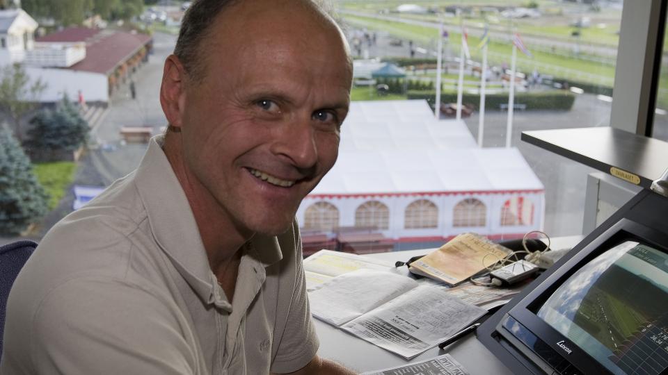 INNBRINGENDE LUNSJ. Bengt Berg skaffet sine tilhengere en bra gevinst til matpakken torsdag. N� er det ny lunsj i Drammen. Foto: HESTEGUIDEN.COM.