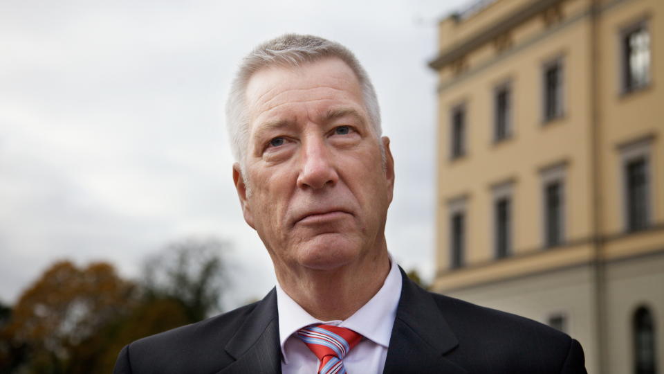 ENDRER BOLIGSKATTEN:  Finansminister Sigbj�rn Johnsen endrer reglene for beregning av ligningsverdi, og dermed boligskatten for 1,9 millioner huseiere.  Foto:  Eirik Helland Urke / Dagbladet
