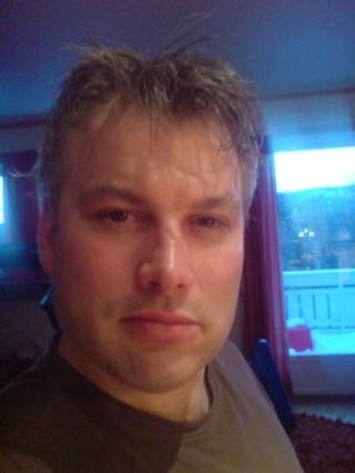 FRUSTRERT L�RER: Det m� da finnes viktigere skoleanliggende � fronte for v�re folkevalgte enn hijab, skriver barneskolel�rer Jo Inge Brustad.