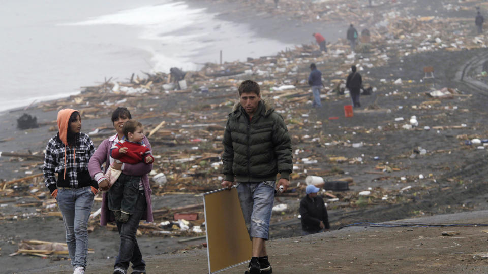 BYEN �DELAGT: I Pelluhue i Chile har man funnet 20 d�de kropper, og man regner med at 300 hjem er �delagt. Foto: SCANPIX