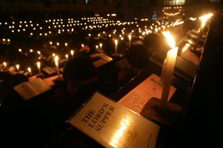 KIRKE BRENT NED: Hinduekstremister og sikher har kastet seg inn i br�ket om Jesus-karikaturen. Dette er fra kirken Saint Paul's 1. juledag i Calcutta. Foto: EPA/PIYAL ADHIKARY