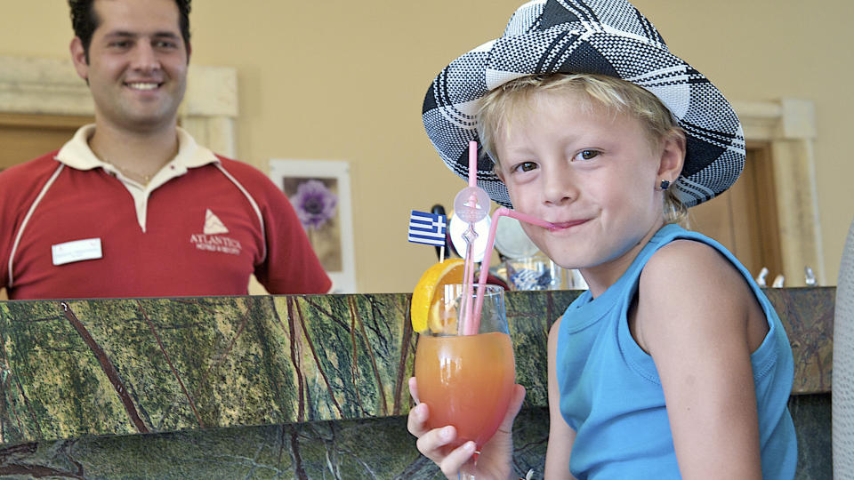 ALT MED ALT, TAKK: P� et all inclusive-hotell kan b�de store og sm� bestille alt man m�tte orke � stappe i seg - helt gratis, fordi det er inkludert i charterprisen. Foto: Star Tour