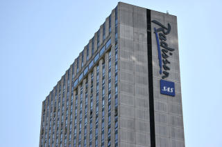DRAP: Den norske kvinnen (42) ble funnet drept i et rom p� dette Radisson Blu Scandinavia Hotel p� Amager Boulevard. Foto: SCANPIX