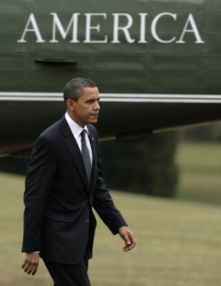 �LHUND: Men Barack Obama tapte veddem�let med Canadas statsminister Stephen Harper. Foto: REUTERS/SCANPIX