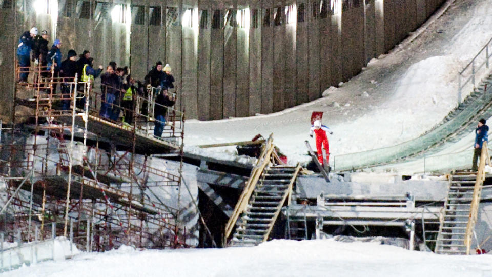 I G�R KVELD: Bj�rn Einar Rom�ren tar det f�rste hoppet i nye Holmenkollen. Foto: Thomas Rasmus Skaug / Dagbladet