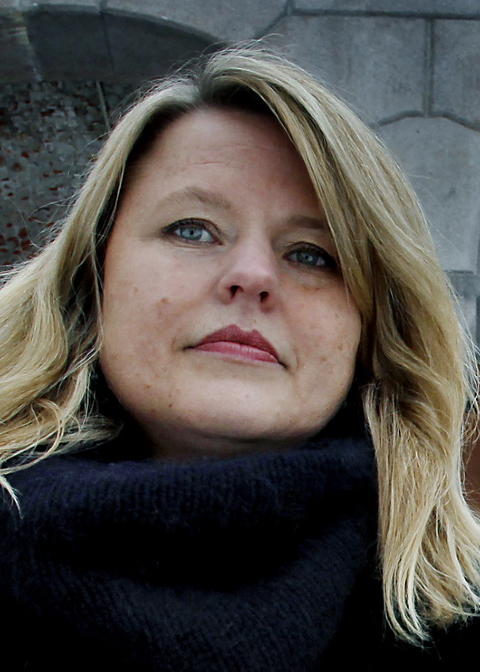 - LEGGER SKYLDA P� UNGDOMMER: Leder for Antirasistisk senter, Kari Helene Partapuoli, mener utelivsbransjen legger skylda p� ungdommer for sine egne holdninger. Foto: Jacques Hvistendahl / Dagbladet