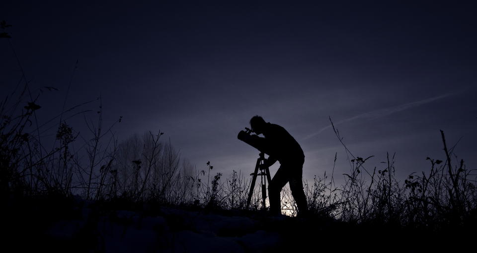 P� LET: Knut J�rgen R�ed �degaard vil ha hjelp til � lete etter etter meteoritter som falt ned over �stlandet. Foto: J�rn H.Moen/Dagbladet