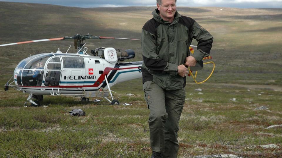 JAKT: I 2006 saumfarte Knut J�rgen R�ed �degard Nordreisa etter nedfall fra verdensrommet. Denne gang blir det trolig ikke helikopter, men han vil gjerne ha hjelp av deg til � finne den steinen som falt ned i g�r. Foto: SCANPIX