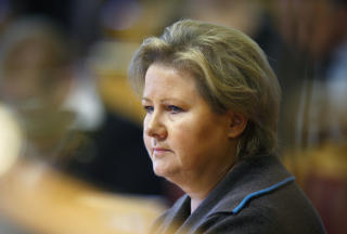 - LITT LAT H�yre-leder Erna Solberg sier hun oppfattet Lars Sponheim som litt lat, da de satt sammen i regjering. Foto: Erlend Aas / Scanpix