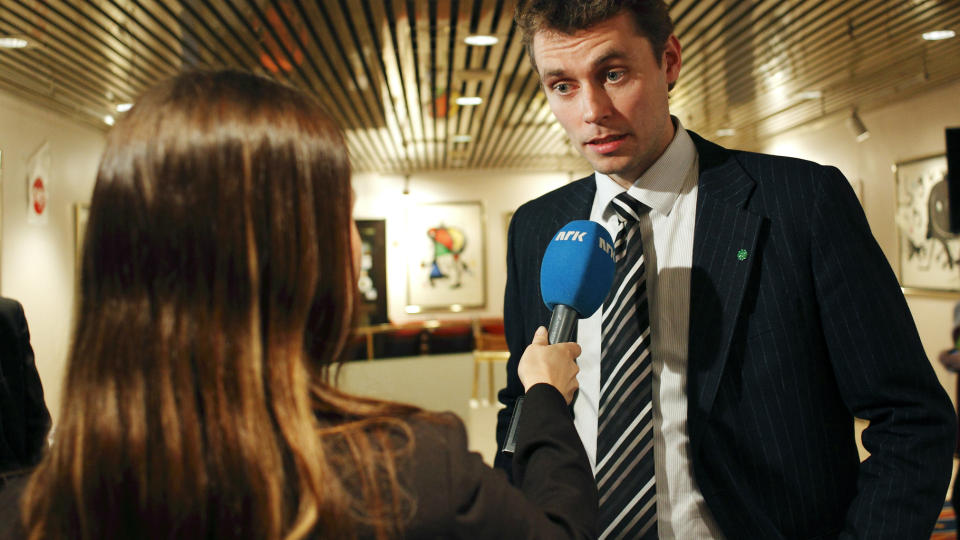 HEMMELIG PLAN: If�lge en ny bok om Lars Sponheim, skal den tidligere Venstre-sjefen s� seint som i fjor sommer, ha hatt hemmelige samtaler med Senterpartiets Ola Borten Moe (bildet) og KrFs Knut Arild Hareide om en plan for � bytte ut SV i regjering. Foto: SCANPIX