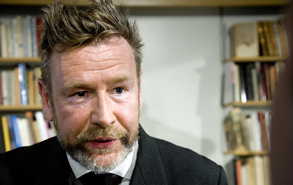 SELVBIOGRAFISK: Tomas Espedal har i seks b�ker bedrevet et poetisk selvbiografisk skriveprosjekt. �Imot kunsten� gir ham Kritikerprisen 2010. -Jeg er glad for prisen, synd det ikke f�lger med penger. Det er det jeg trenger, ikke anerkjennelse, sier Espedal. Foto: Anders Gr�nneberg