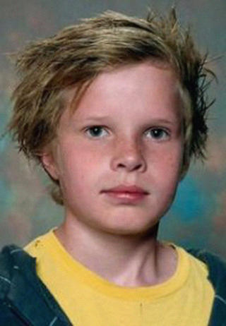 FALT I D�DEN: 13 �r gamle Gabriel Erlandsson falt ned en 30 meter dyp sjakt i Stockholm. Foto: Privat
