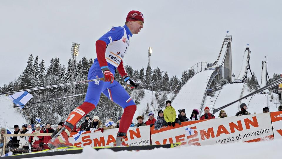 GIR OPP VERDENSCUPEN: Lukas Bauer tok kraftig inn p� en frav�rende Petter Northug i verdenscupen i Lahtis, men anser seg likevel sjansel�s mot nordmannen i sammendraget.Foto: SCANPIX/EPA/MARKKU OJALA