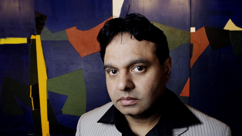 KJENT FRA DE SJU S�STRE: To skudd ble avfyrt mot huset til filmdistribut�ren og skuespilleren Nasrullah Qureshi torsdag denne uka. Qureshi er blant annet kjent fra De sju s�stre p� TV2. Foto:  John T. Pedersen/Dagbladet